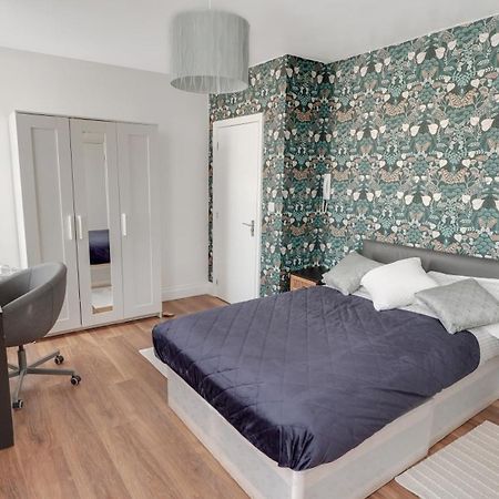 Comfy Double En-Suite Room In Barking Barking  Exterior photo