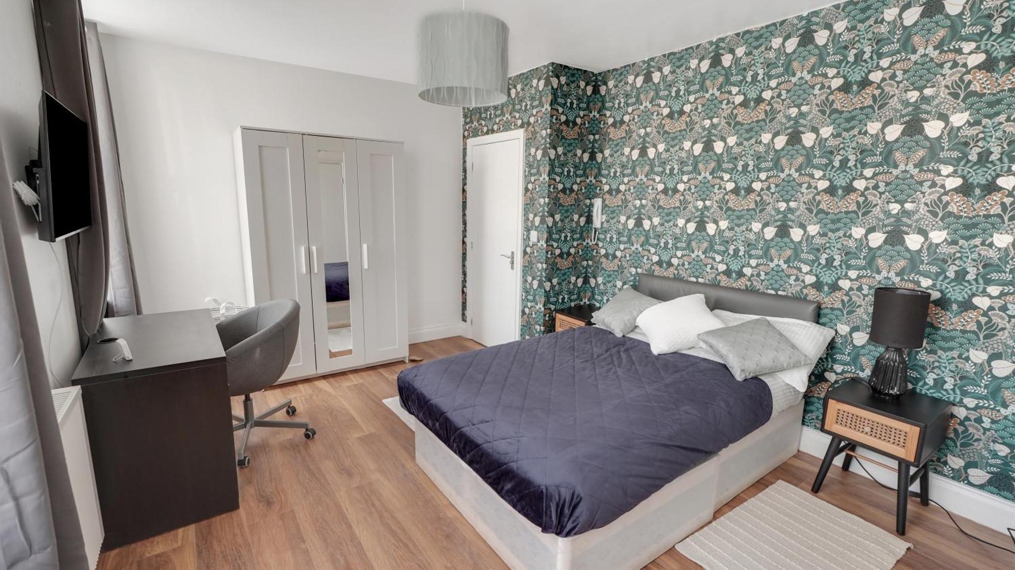 Comfy Double En-Suite Room In Barking Barking  Exterior photo