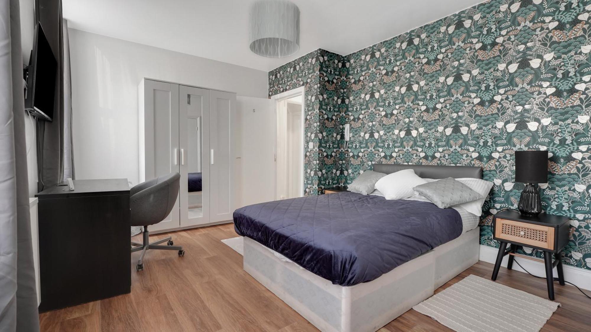 Comfy Double En-Suite Room In Barking Barking  Exterior photo